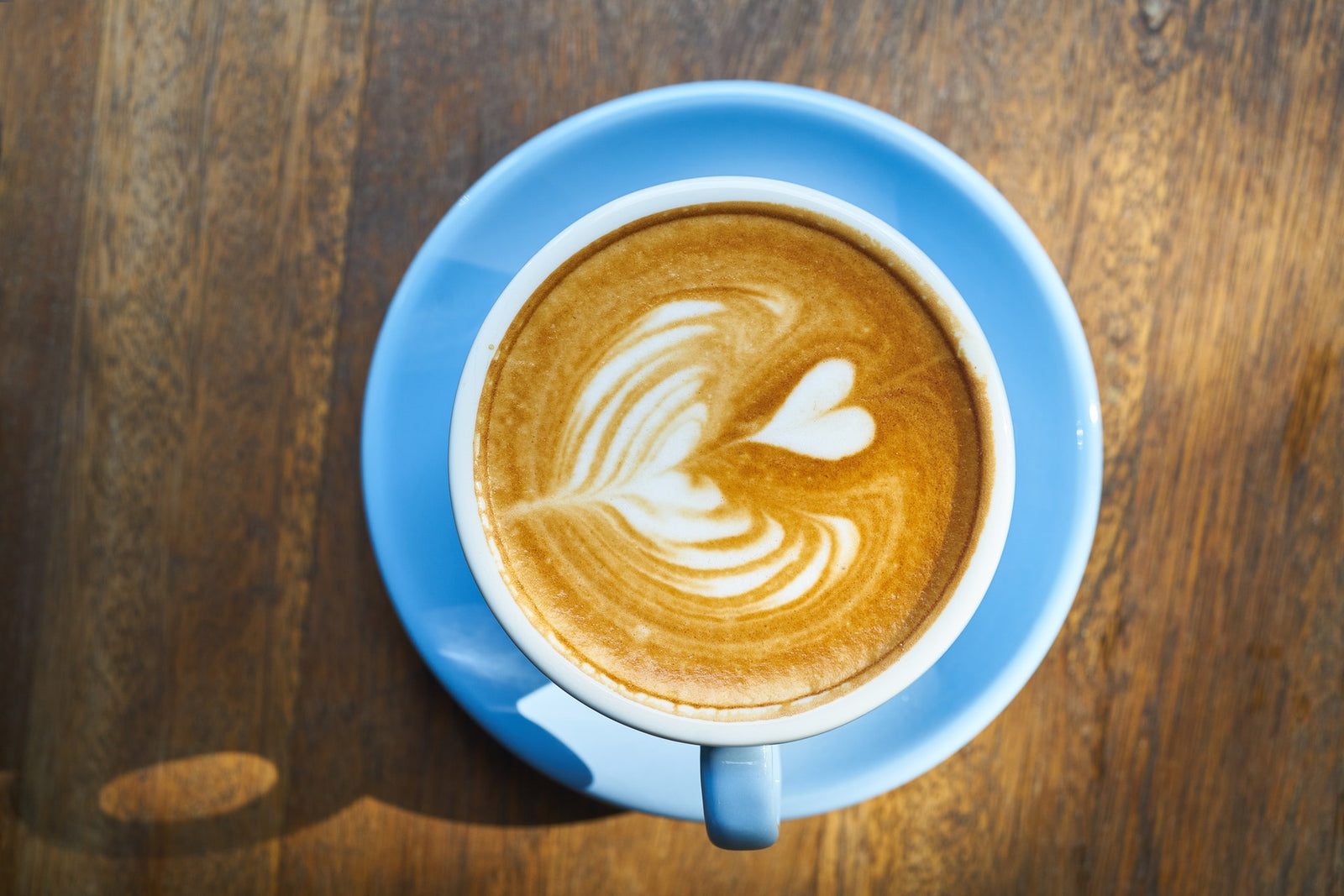 how to pour heart latte art